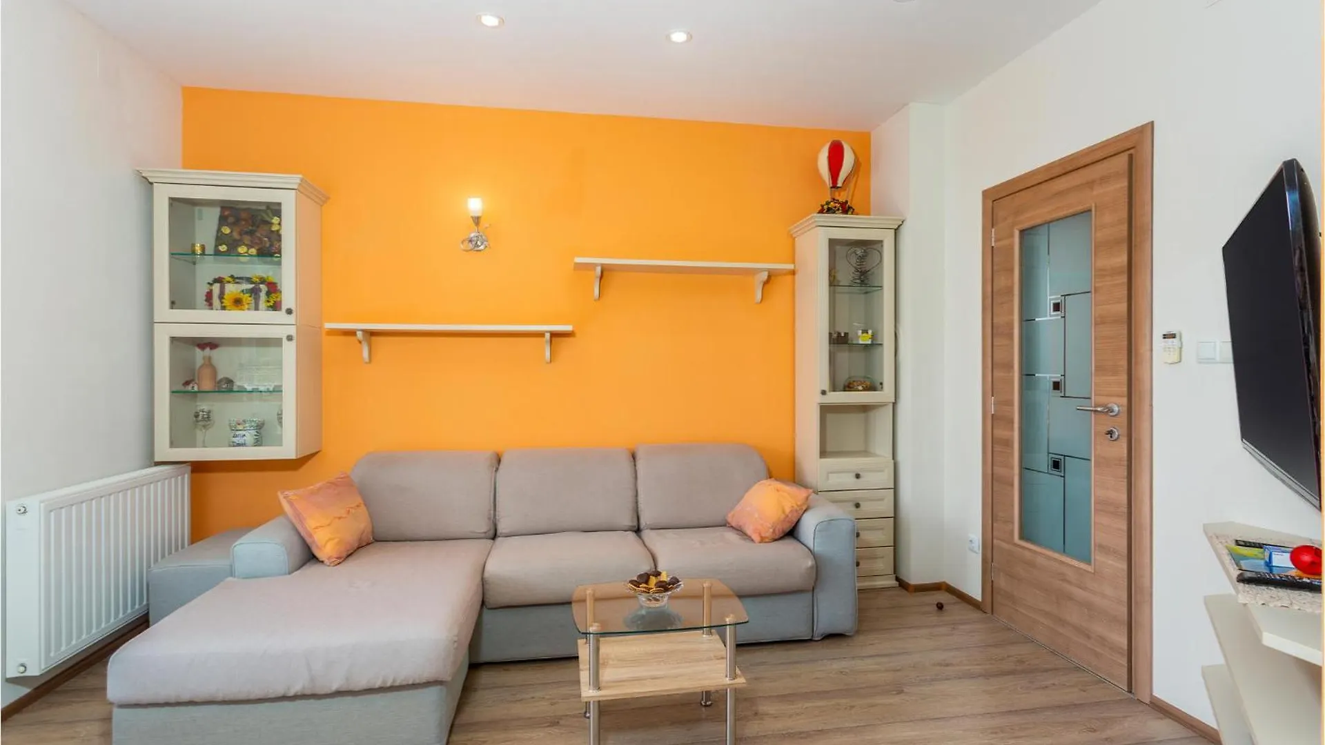 2 Bedroom Nice Apartment In Kornić 0*,