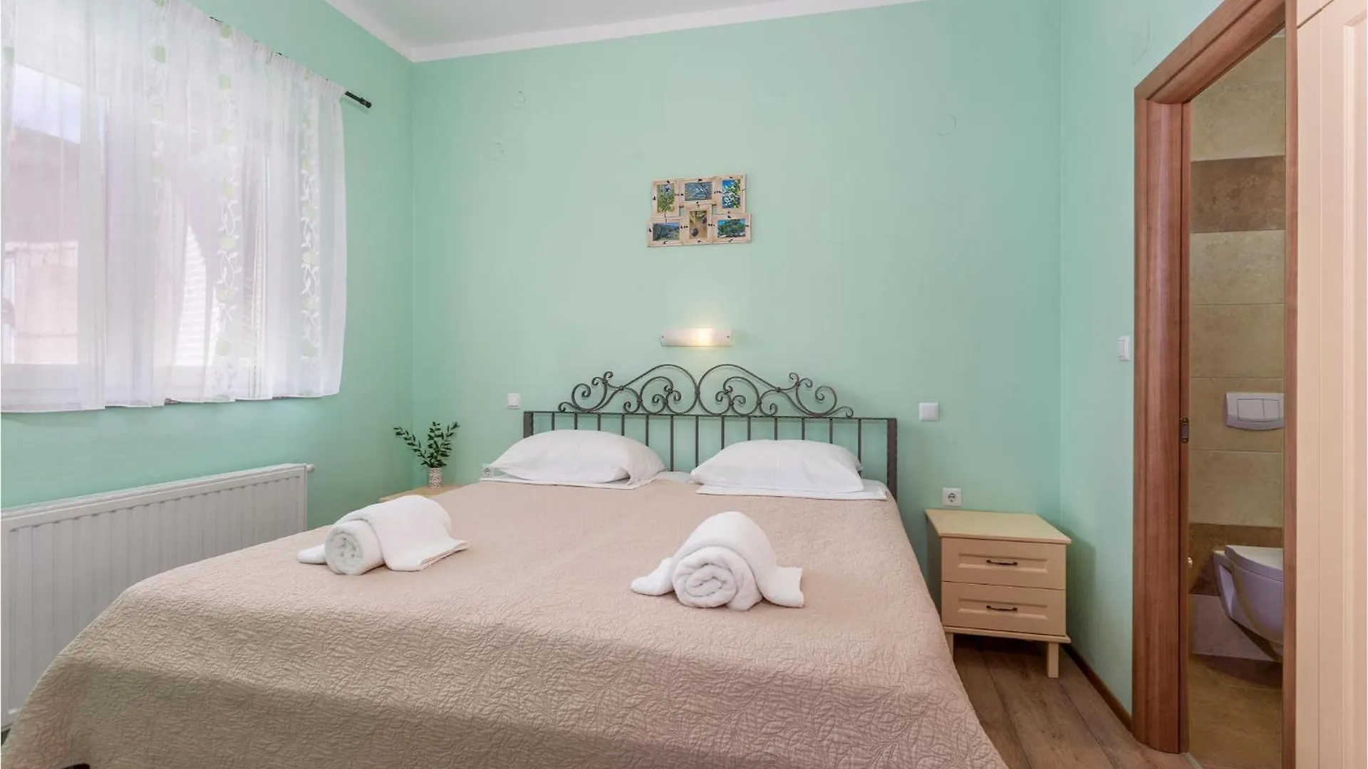 2 Bedroom Nice Apartment In Kornić